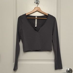 Lululemon Cropped Henley size 6
